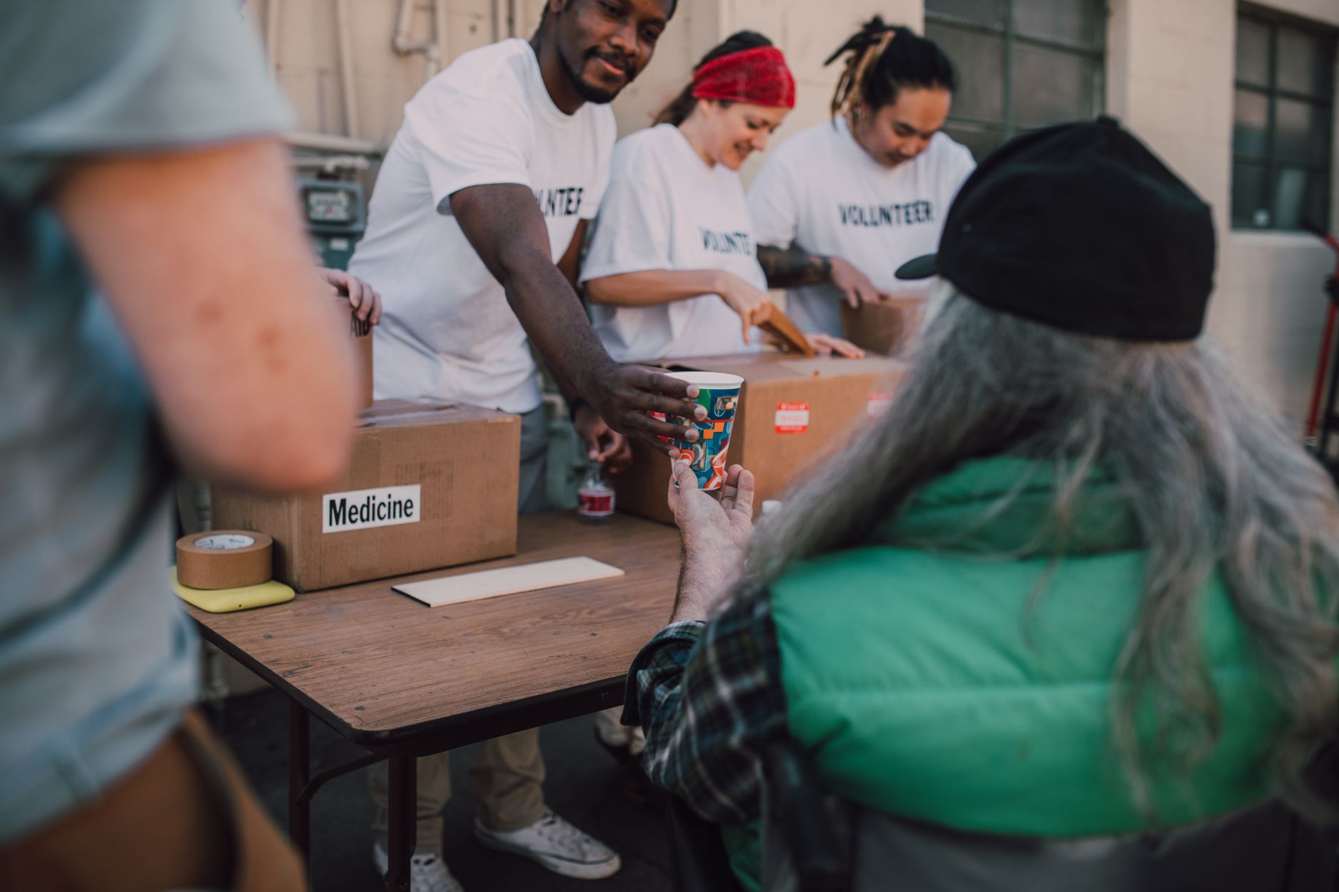 Ilustracja: Volunteering in Your Area: The Wallingford Guide to Giv Volunteering in Your Area: The Wallingford Guide to Giving Two Hours a Week - zdjecie w tresci
