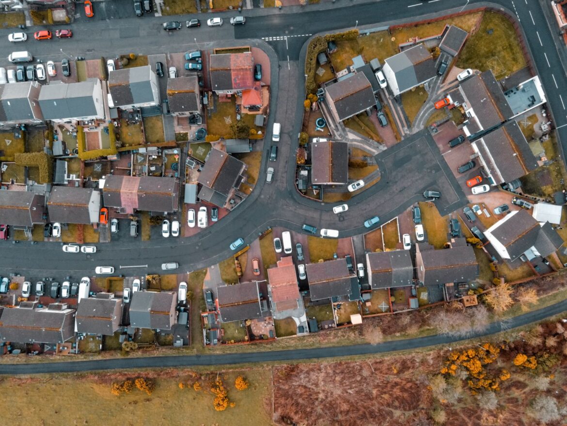 UK Poverty Statistics: What the Numbers Mean for Wallingford Households - ilustracja artykulu