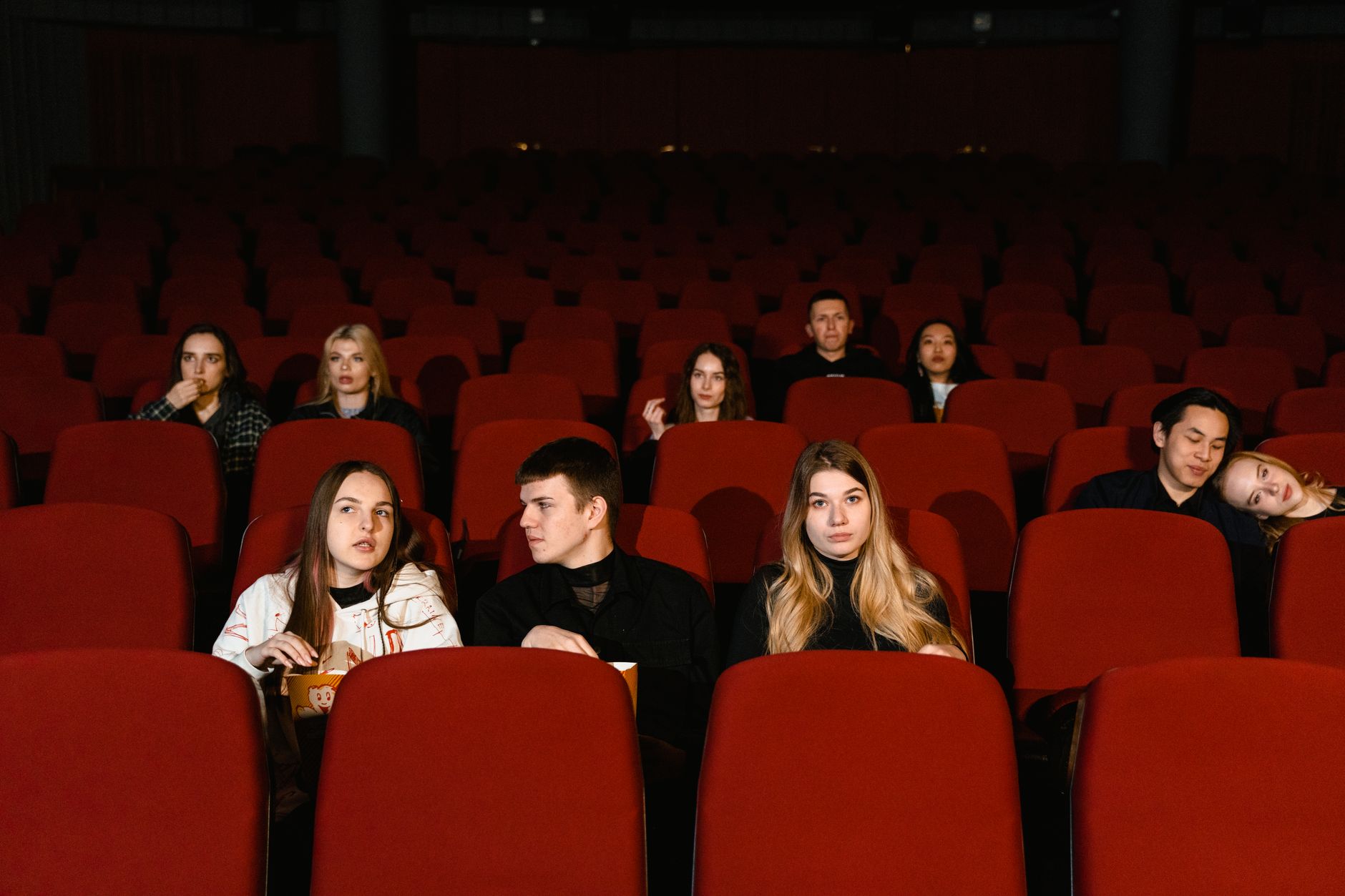 Ilustracja: How to Get a Community Cinema Licence UK: Costs and Rul How to Get a Community Cinema Licence UK: Costs and Rules - zdjecie w tresci